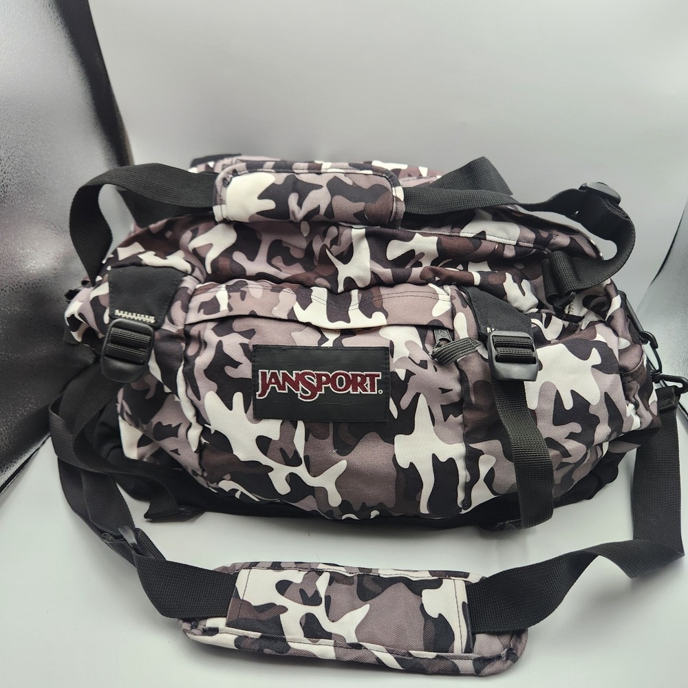 Jansport Camo Duffel Bag 20″‎ × 12″ Weekend Travel Gym Shoulder Strap